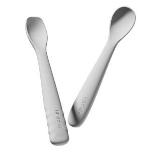 HEORSHE silikoniniai šaukšteliai vaikams, pilka spalva – švelnūs ir saugūs pirmiesiems valgymams