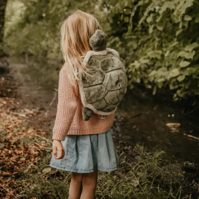 Vėžlio formos minkšta vaikiška kuprinė – pliušinė kuprinė vaikams darželiui ir kasdienai.