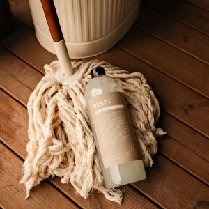 Natūralus medienos valiklis su kanapių aliejumi